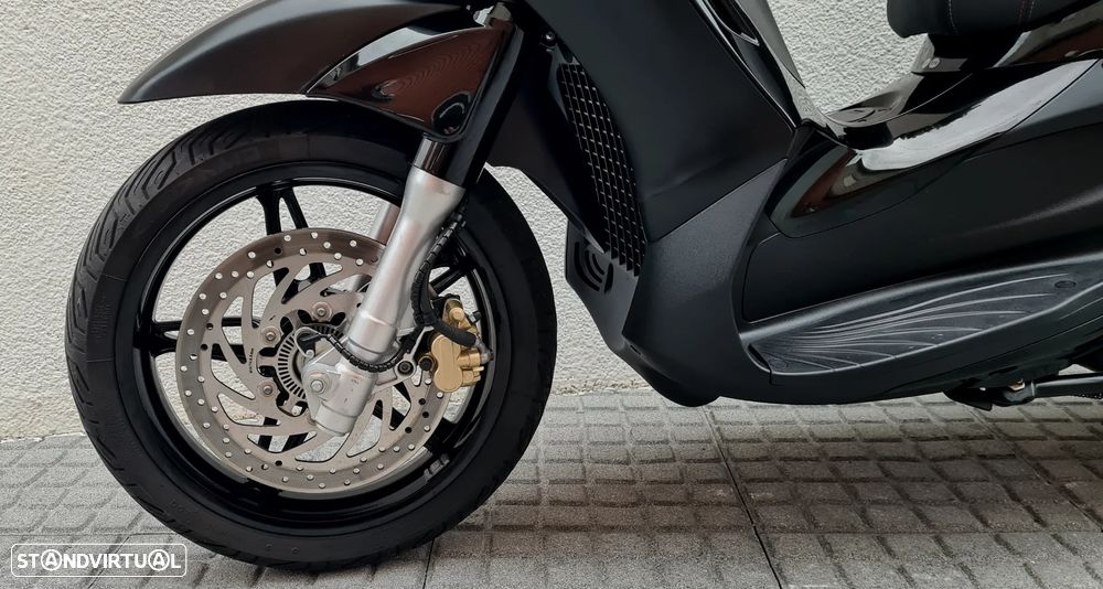 Piaggio Beverly 350 Sport Touring ABS/ASR E4 - 15