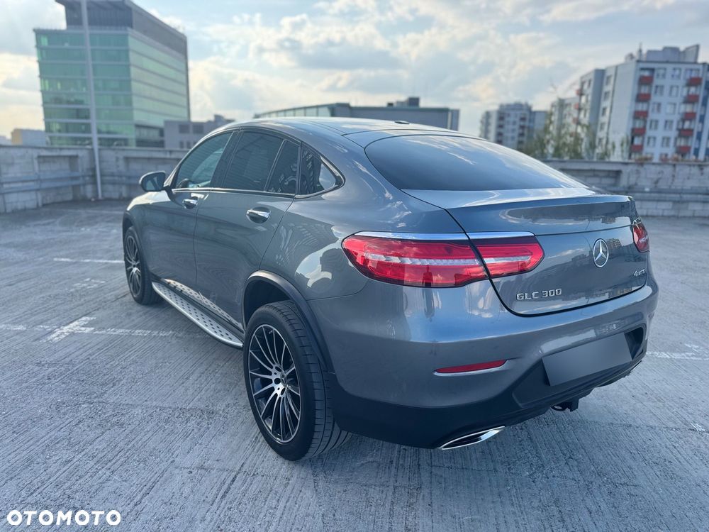 Mercedes-Benz GLC 300 4Matic 9G-TRONIC AMG Line - 5