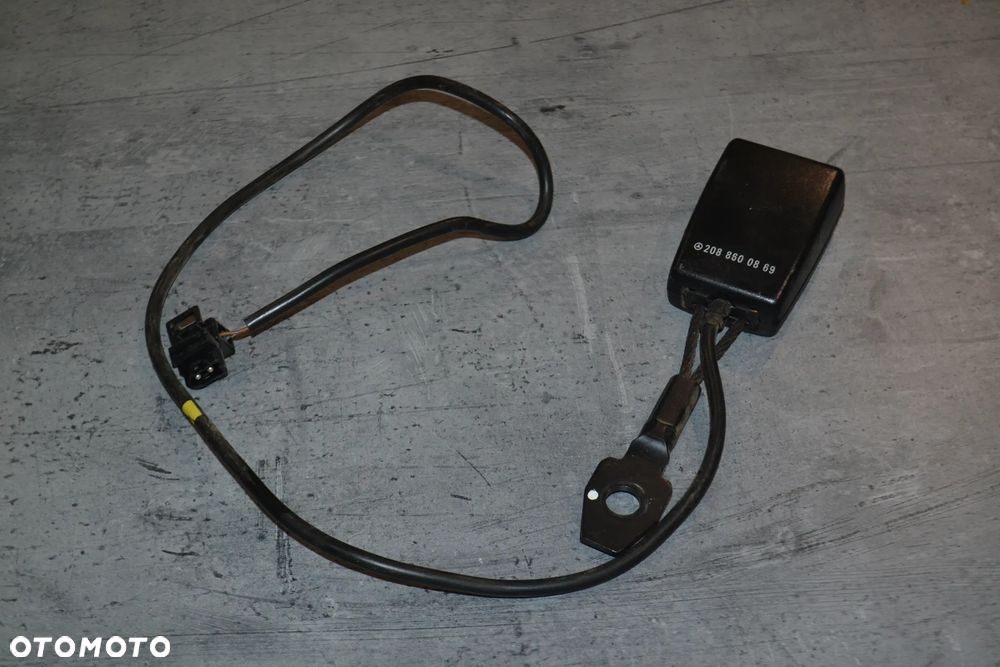 MERCEDES W208 ZAPIĘCIE ZAPINKA PASA BEZPIECZEŃSTWA PRAWE LEWE 2088600869 - 1