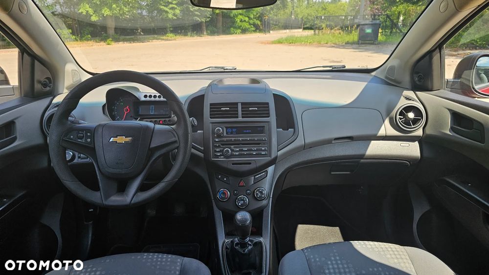 Chevrolet Aveo 1.2 LS - 12