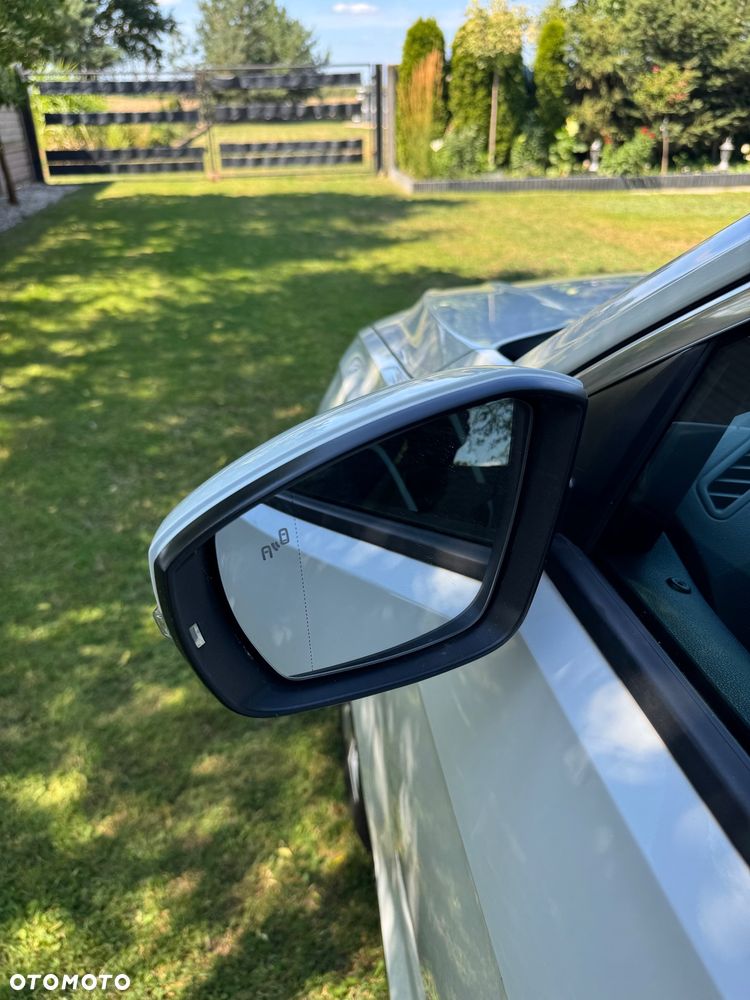 Volkswagen T-Roc 1.6 TDI SCR DPF Advance - 17