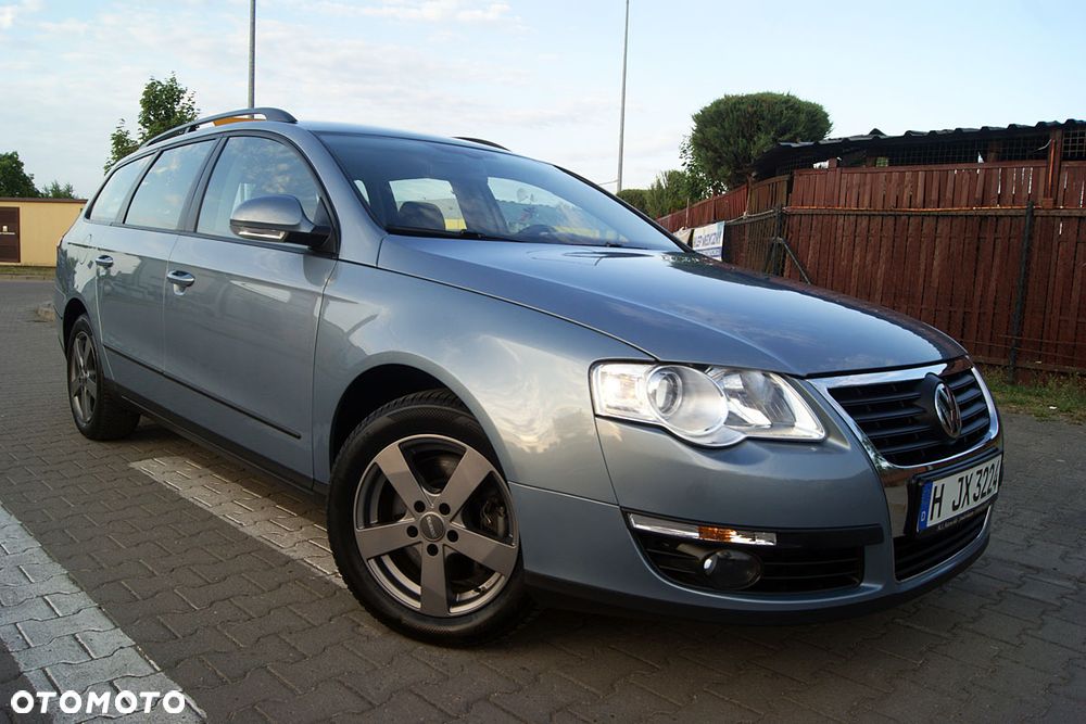 Volkswagen Passat 2.0 TDI DPF BlueMotion Technology Comfortline - 16