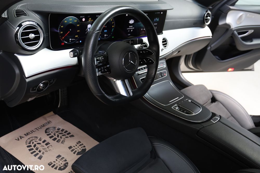Mercedes-Benz E 300 4MATIC Aut. - 30