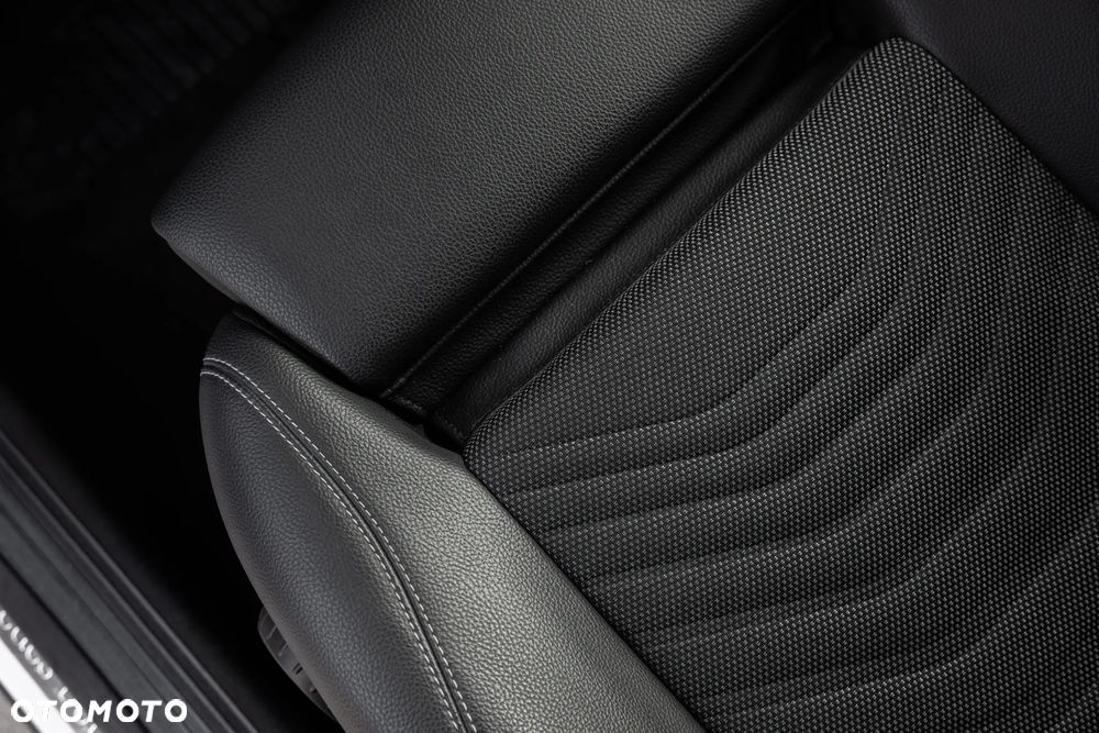 Mercedes-Benz GLB 200 Style 7G-DCT - 17