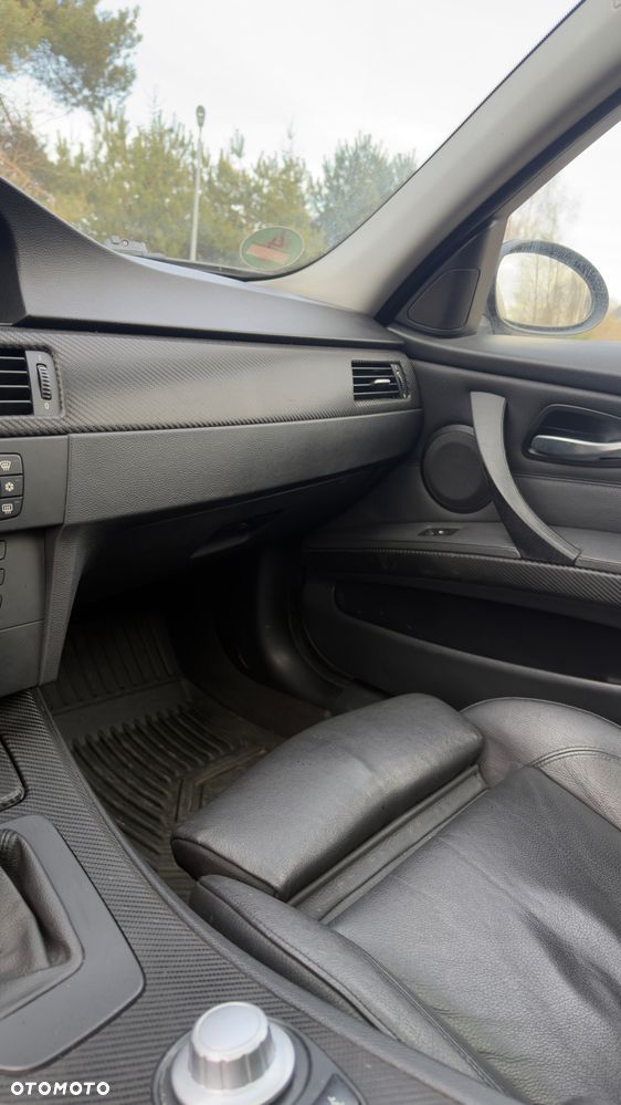 BMW Seria 3 325i - 24