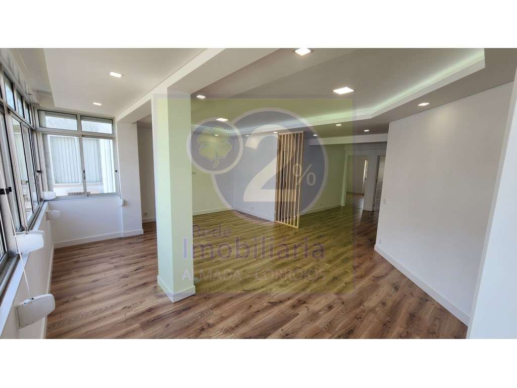 Apartamento T3, transformado em T2 - Grande imagem: 3/10