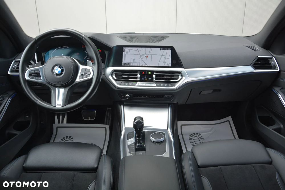 BMW Seria 3 320d Touring Edition M Sport Shadow - 21