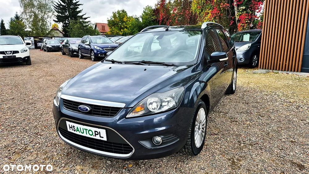 Ford Focus 2010 photo 2