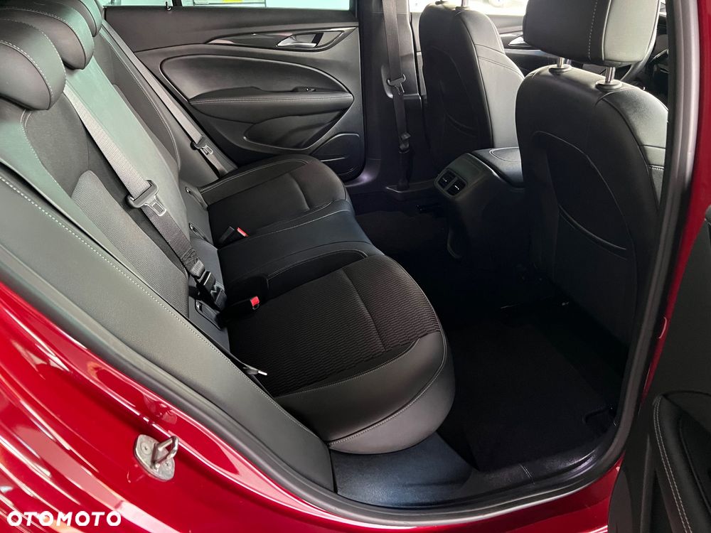 Opel Insignia - 32
