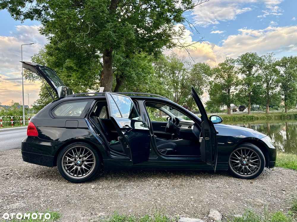 BMW Seria 3 320i - 4