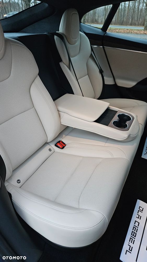 Tesla Model S Long Range AWD - 23