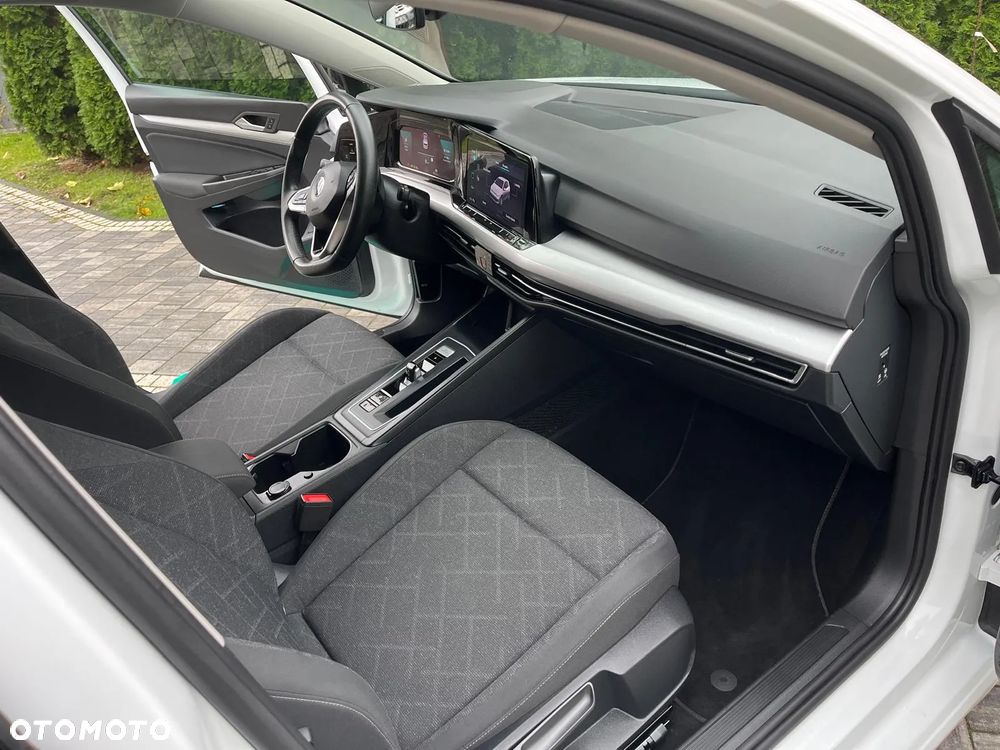 Volkswagen Golf - 22