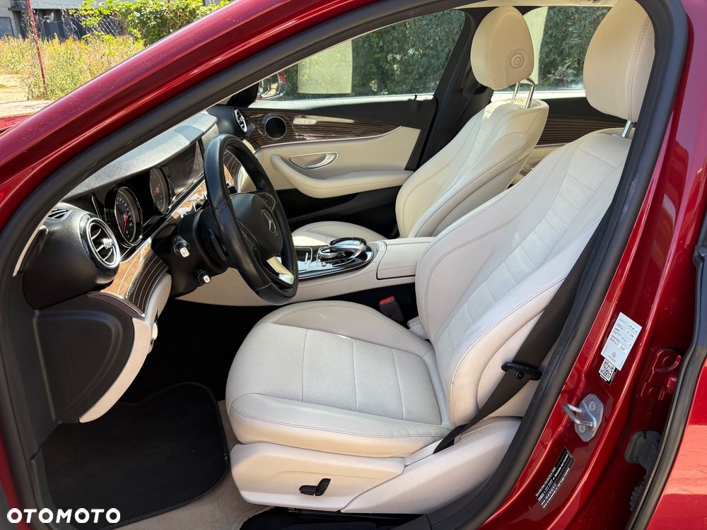 Mercedes-Benz Klasa E 220 d 4Matic 9G-TRONIC Avantgarde - 22