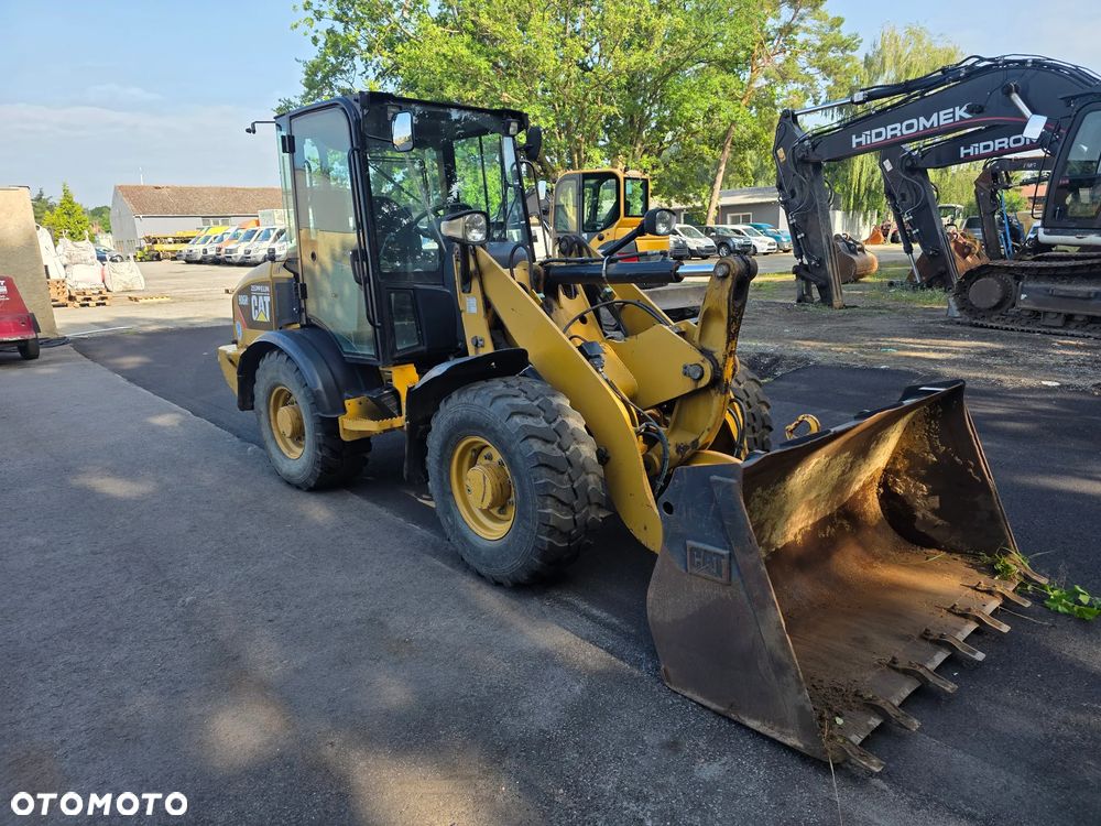 Caterpillar Cat 906 H2  Volvo Liebherr Atlas - 3
