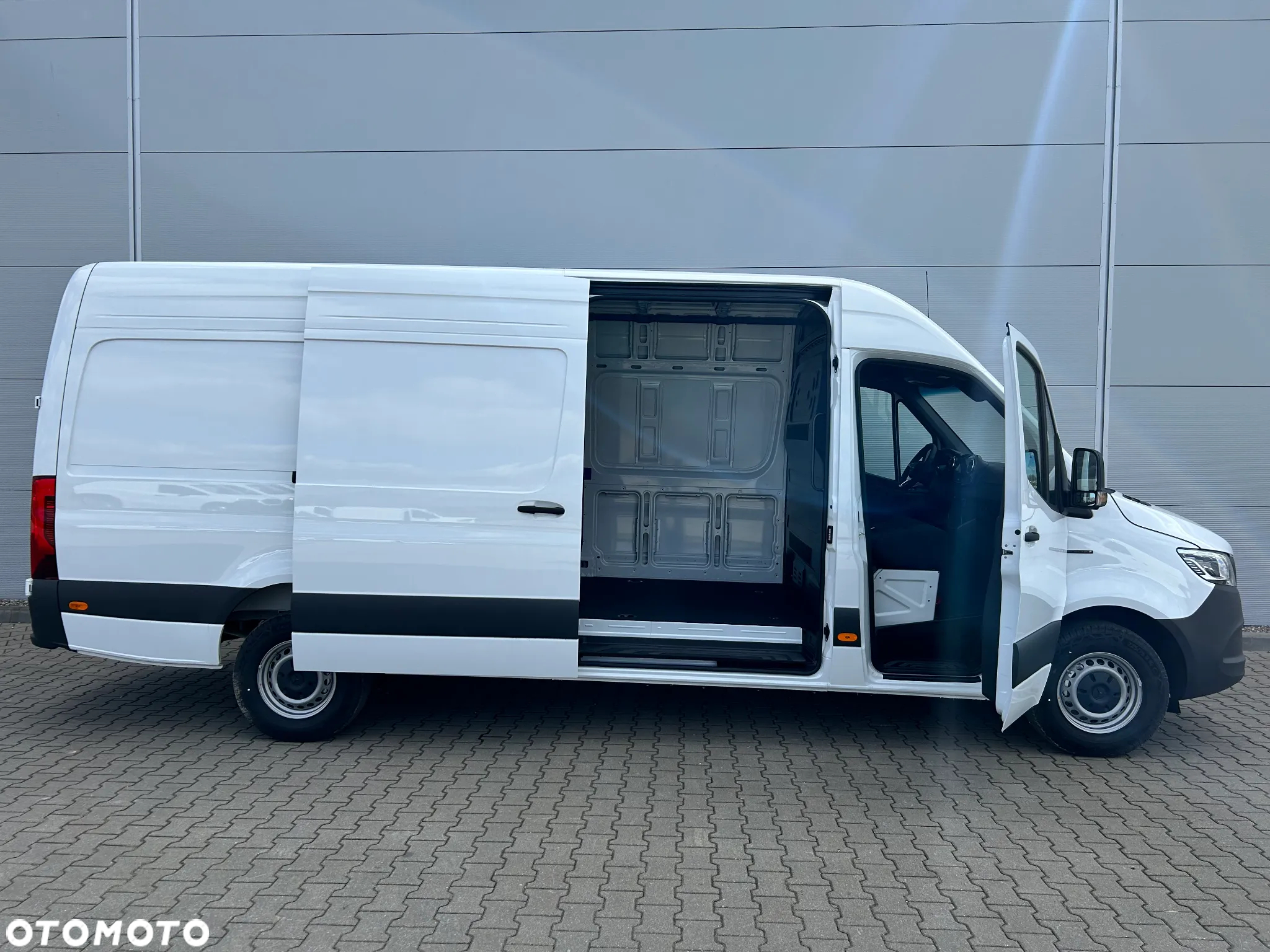 Mercedes-Benz eSPRINTER 314e FURGON DŁUGI - 13