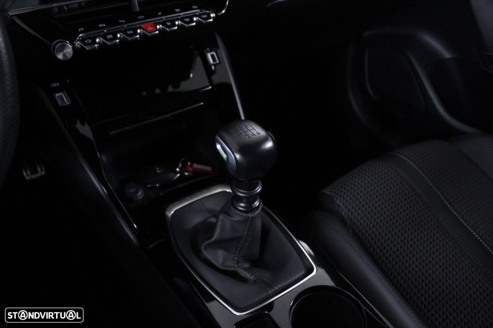 Peugeot 208 1.2 PureTech GT - 31