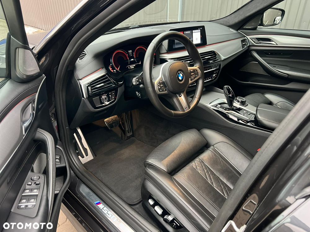 BMW Seria 5 M550i xDrive - 2