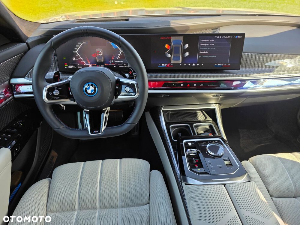 BMW Seria 7 M760e PHEV xDrive sport - 13