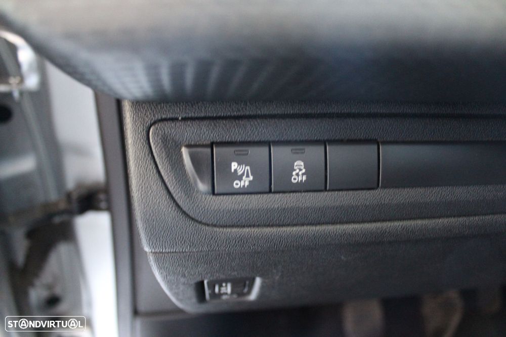 Peugeot 208 1.2 PureTech Style - 13