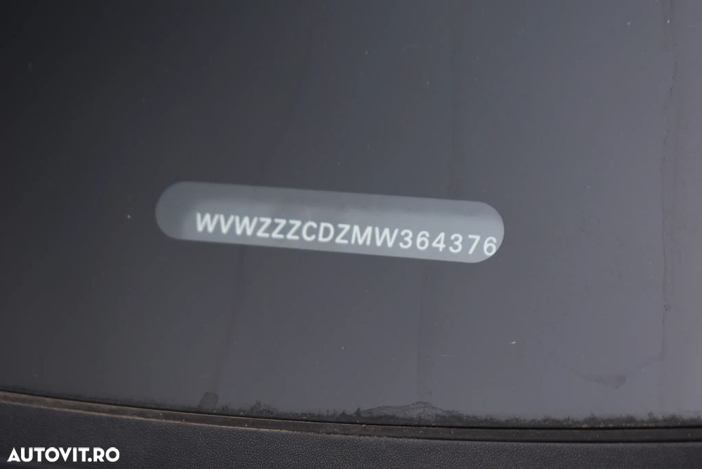 Volkswagen Golf 1.0 eTSI DSG MHEV Life - 23