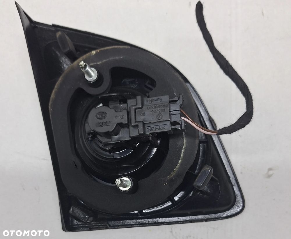 LAMPA TYLNA W KLAPE-  PRAWA , LEWA - VW GOLF PLUS  / EUROPA - 6