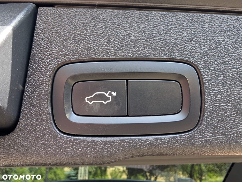 Volvo XC 60 D4 Momentum Pro - 27
