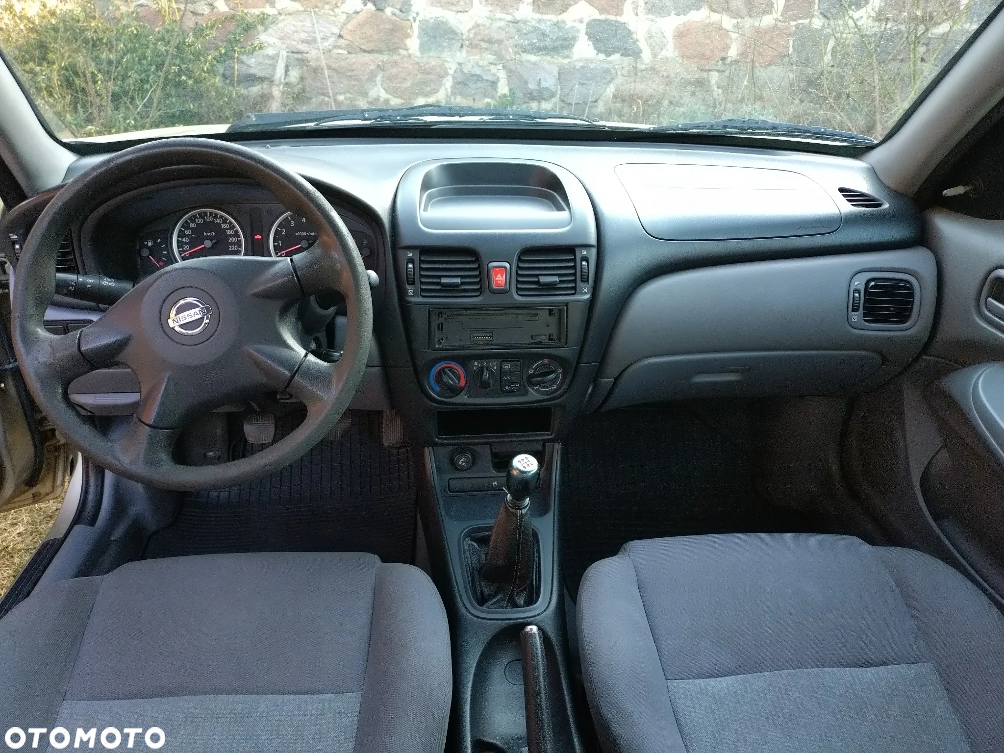 Nissan Almera - 7