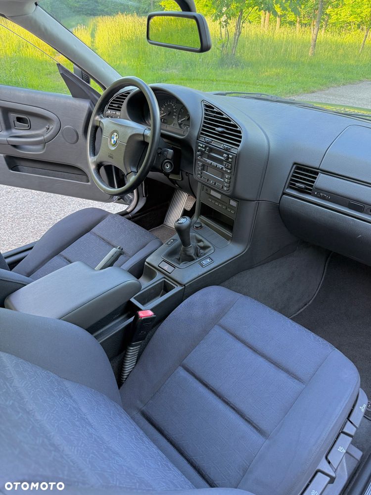 BMW Seria 3 316i - 24