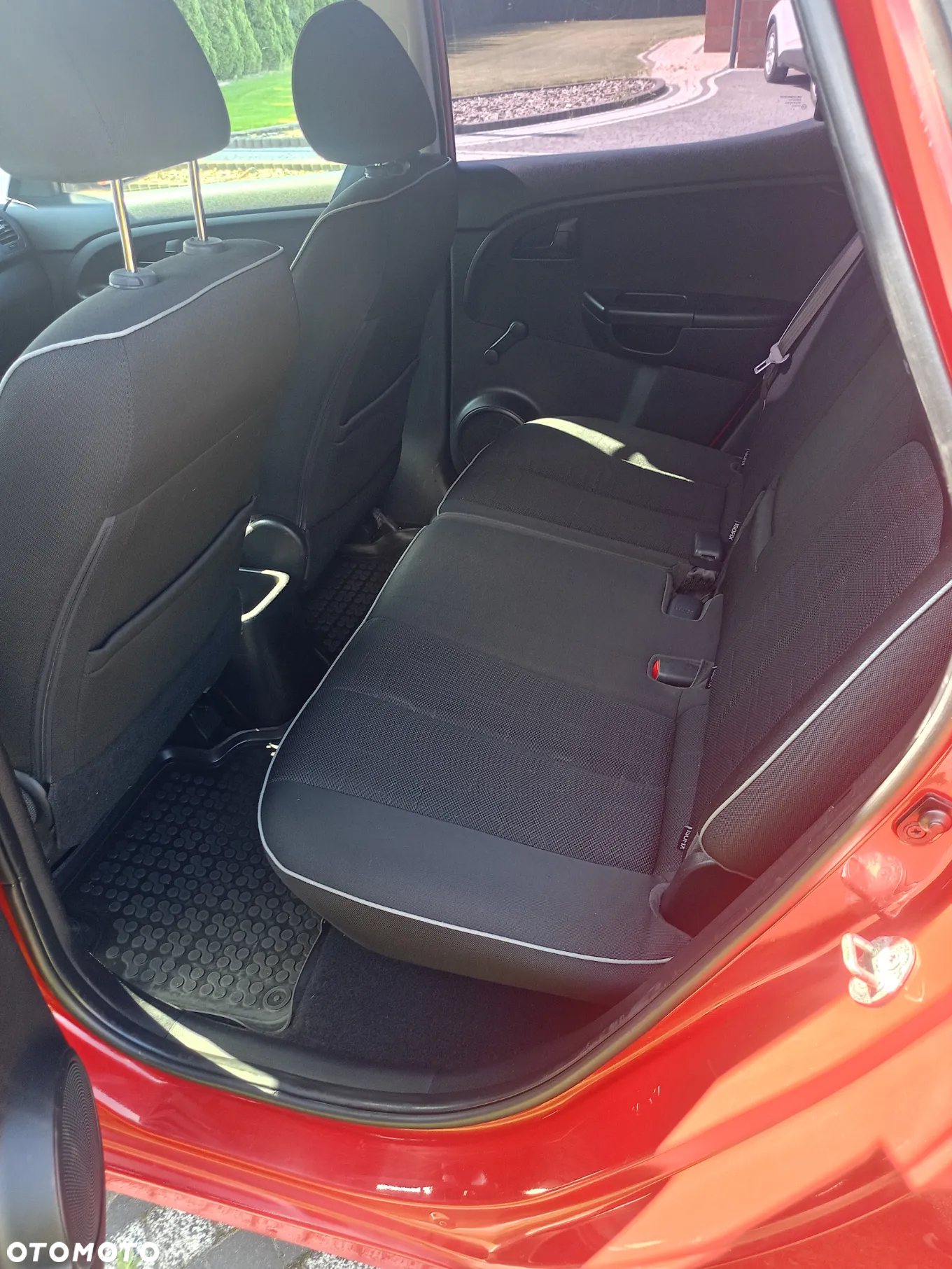 Kia Venga - 12