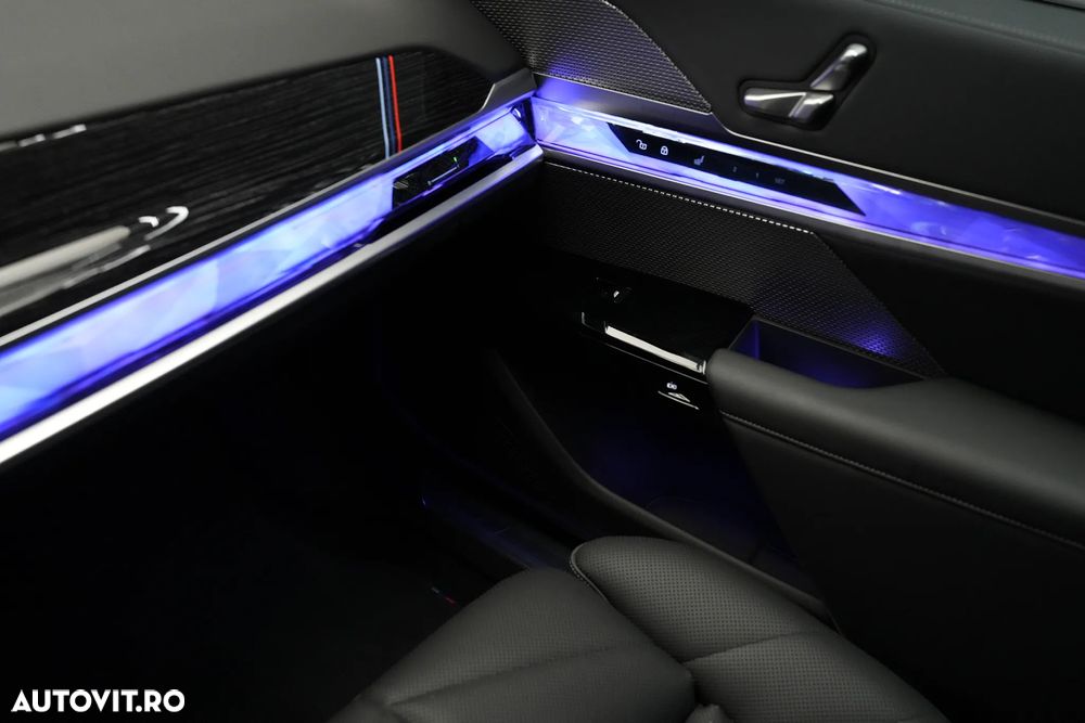 BMW Seria 7 740d xDrive MHEV - 29