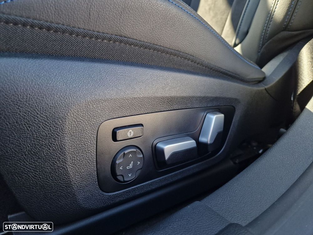 BMW i4 eDrive35 Desportiva M - 15