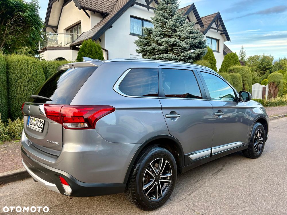 Mitsubishi Outlander 2.0 Invite + 2WD - 5
