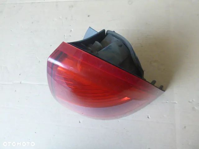 LAMPA PRAWY TYŁ PRAWA TYLNA W BŁOTNIK CITROEN C5 I LIFT SEDAN 04-08 - 5