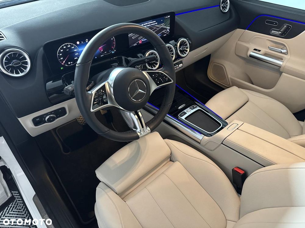 Mercedes-Benz GLA 200 Progressive - 14