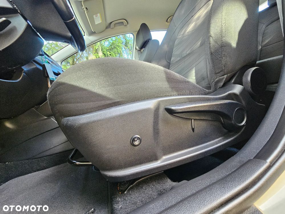 Kia Ceed 1.4 CVVT Attract - 33