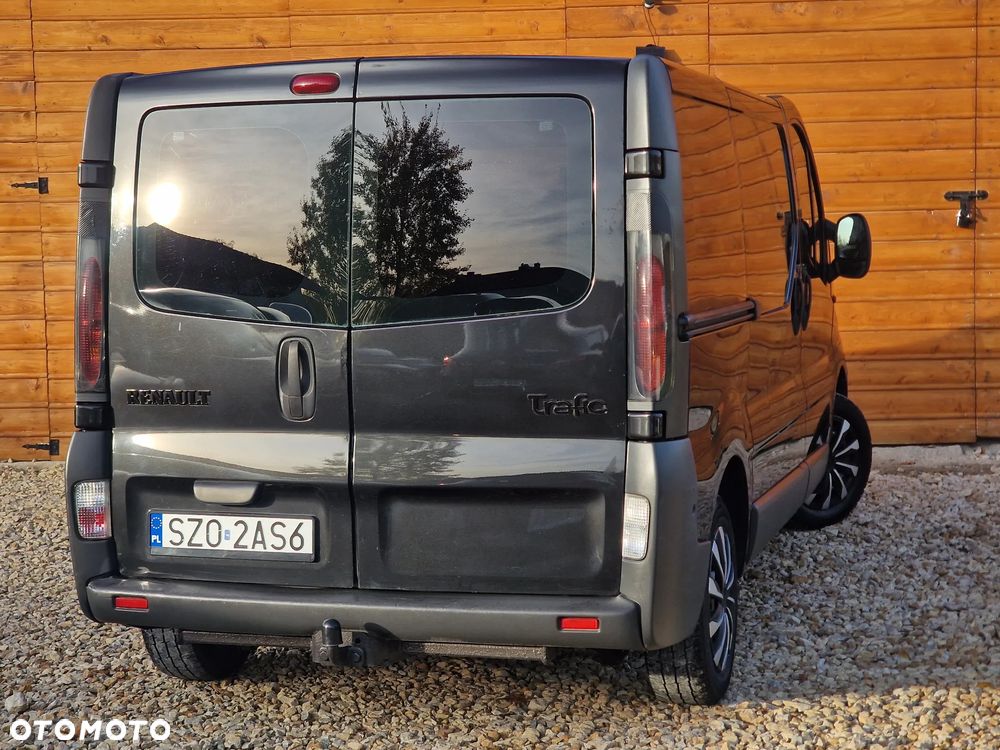 Renault Trafic Passenger - 3