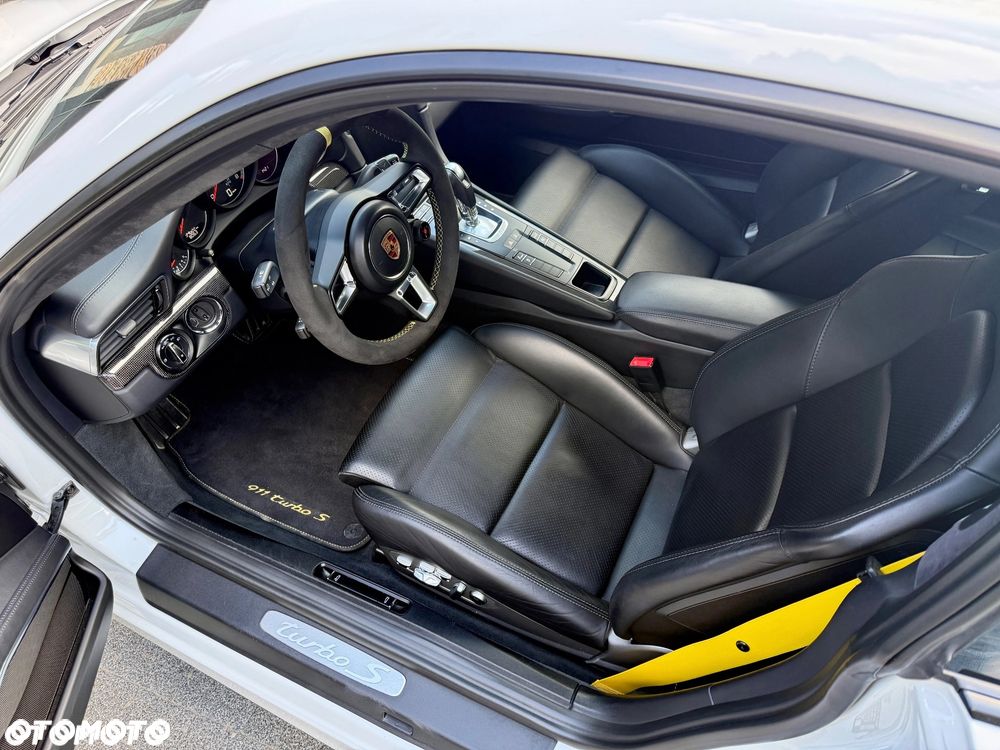 Porsche 911 Turbo S - 13