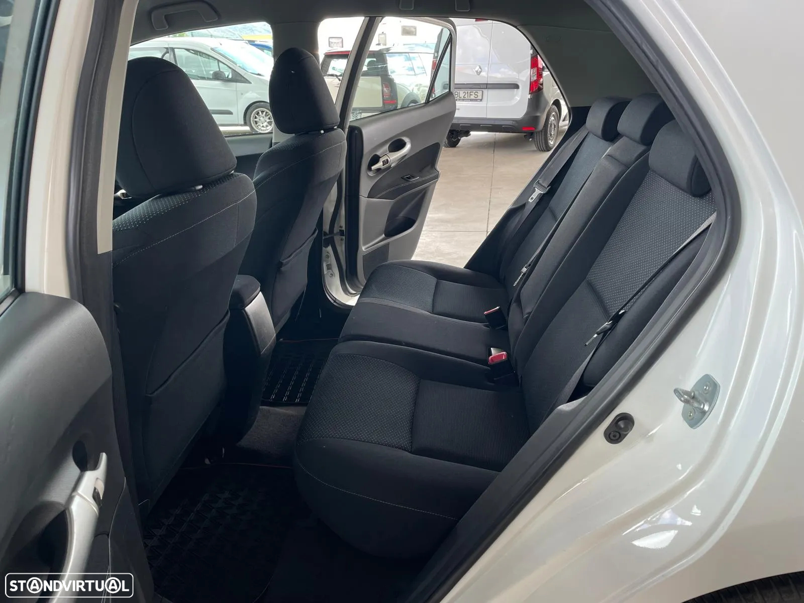 Toyota Auris 1.4 D-4D Exclusive - 30