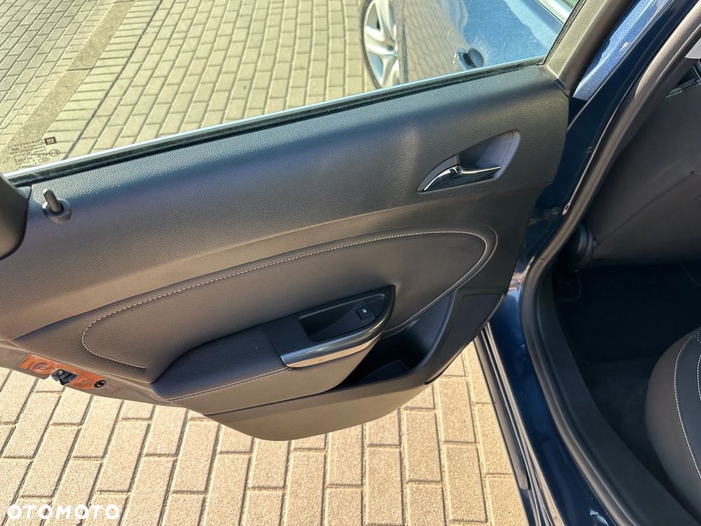 Opel Astra 1.4 Turbo Innovation - 17