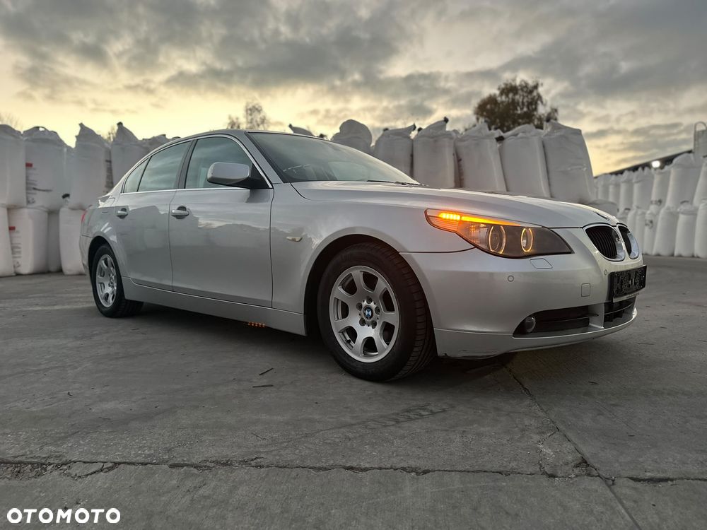 BMW Seria 5 2004 photo 3