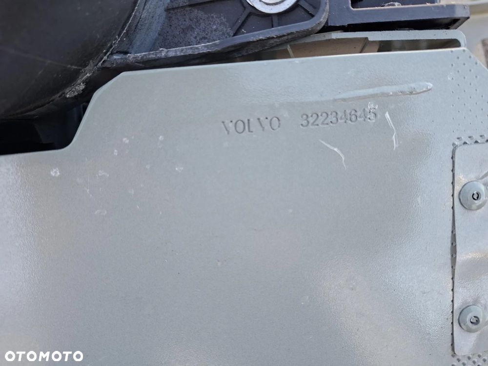 pas przod przedni belka wzmocnienie chlodnice volvo xc40 - 4