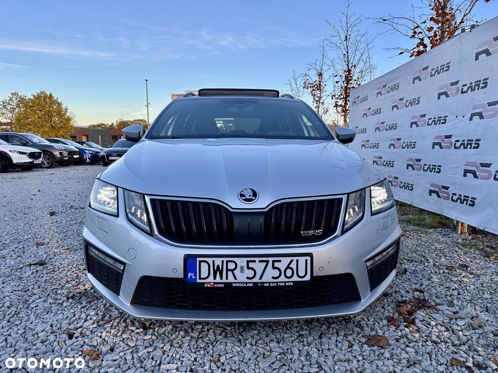Skoda Octavia Combi 2.0 TDI DSG RS - 2