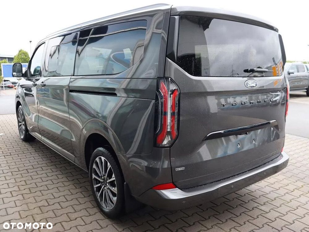 Ford Tourneo Custom - 9