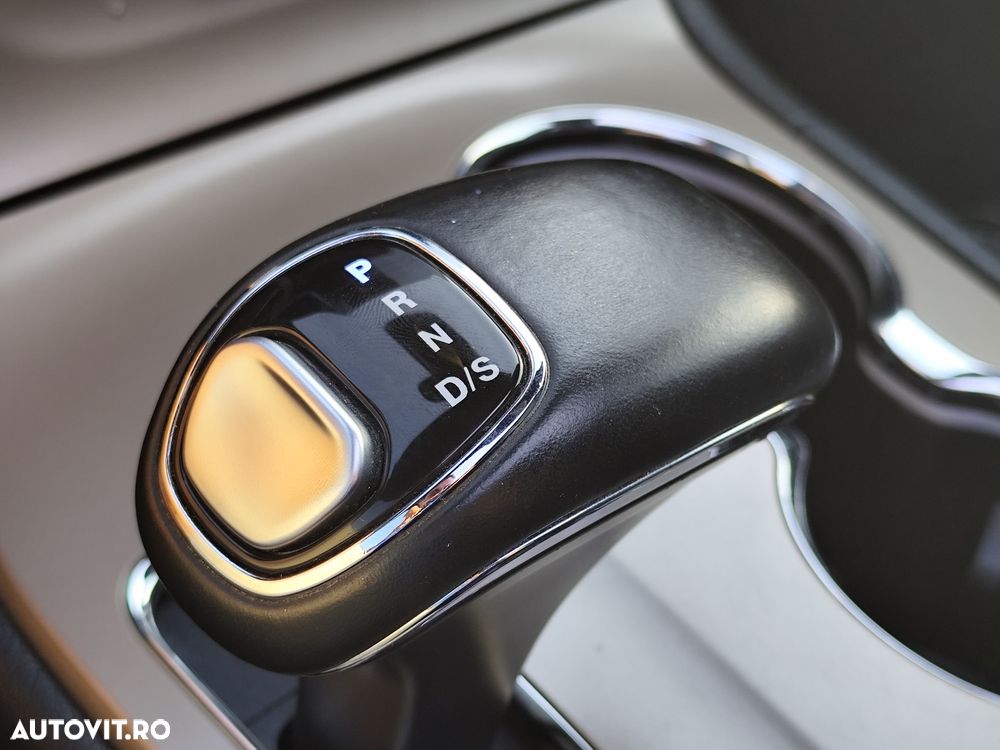 Jeep Grand Cherokee - 29