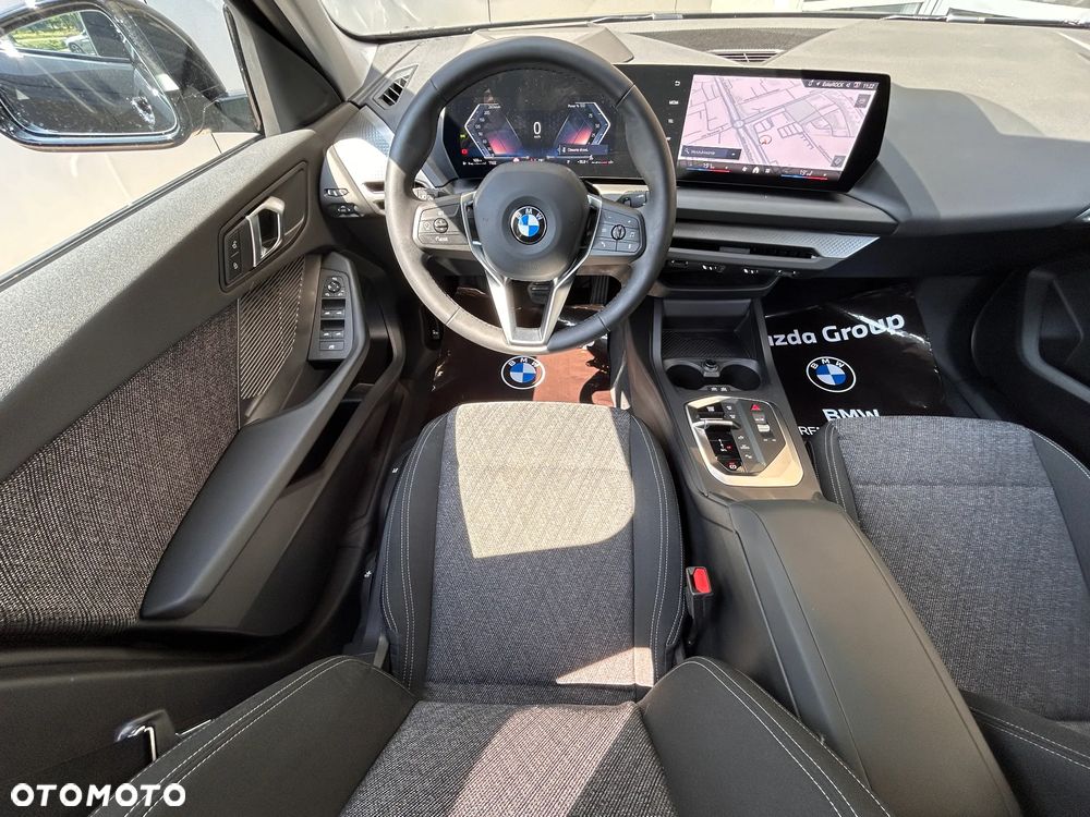 BMW Seria 1 120d mHEV - 25