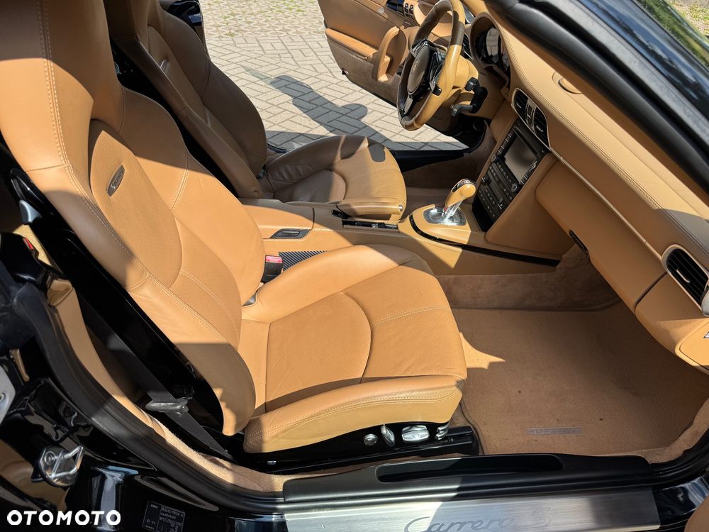 Porsche 911 Carrera S PDK - 17