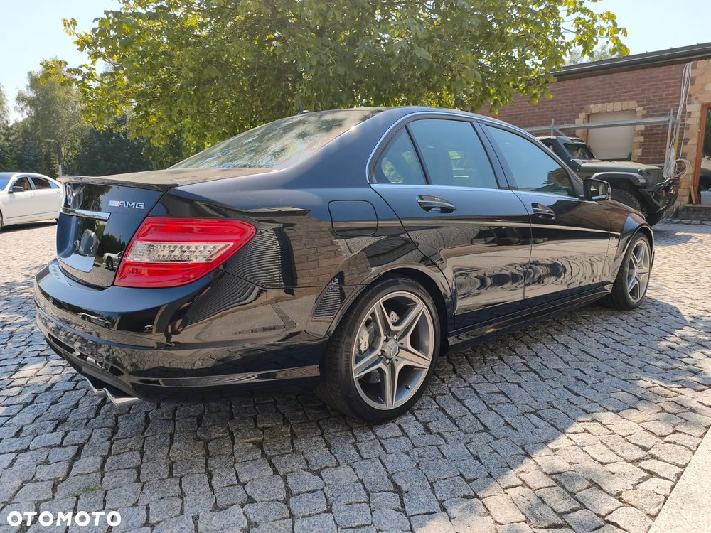 Mercedes-Benz Klasa C 63 AMG - 6