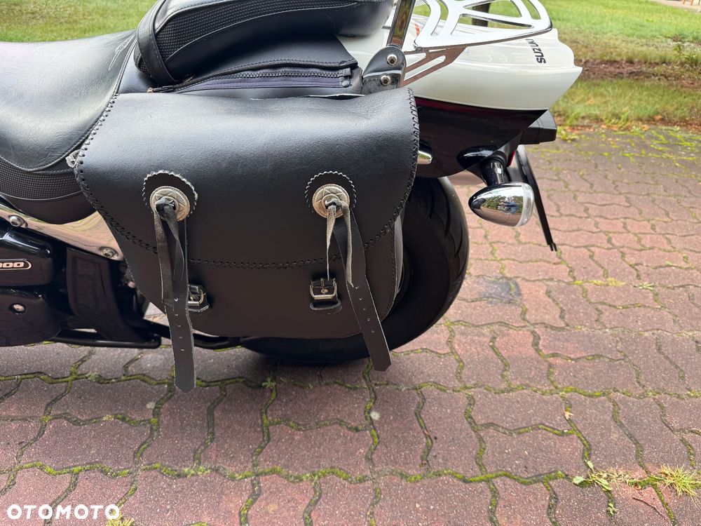 Suzuki Intruder - 13