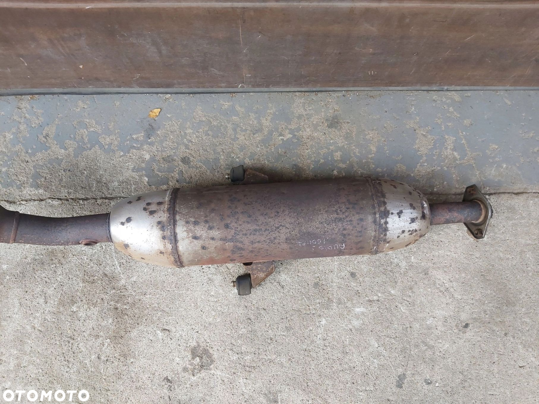 Toyota Auris I 1,6 dual vvti katalizator tłumik środkowy GH5 - 2