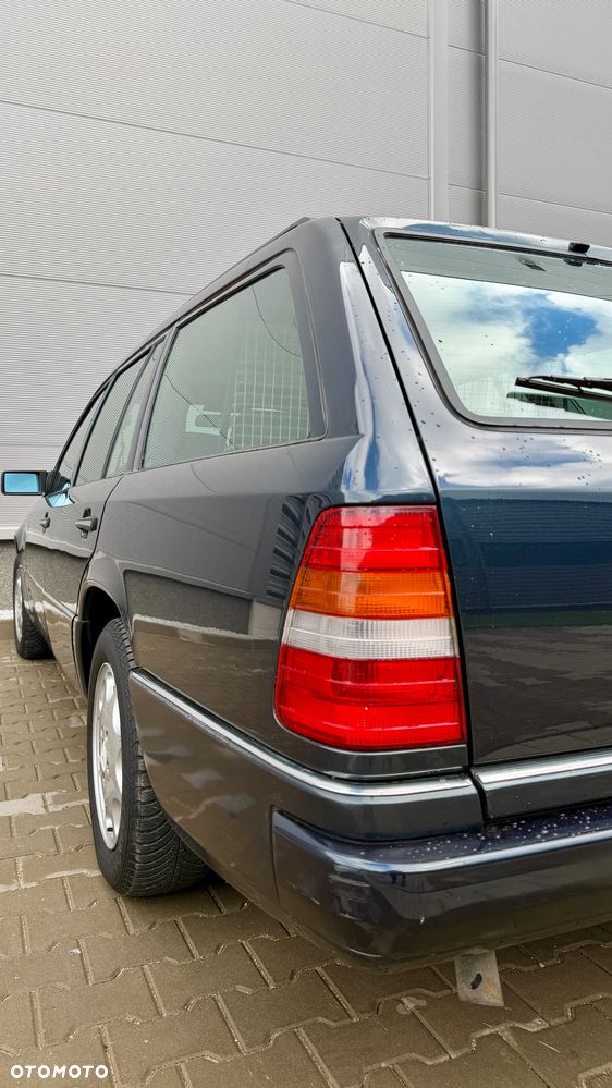 Mercedes-Benz W124 (1984-1993) - 16
